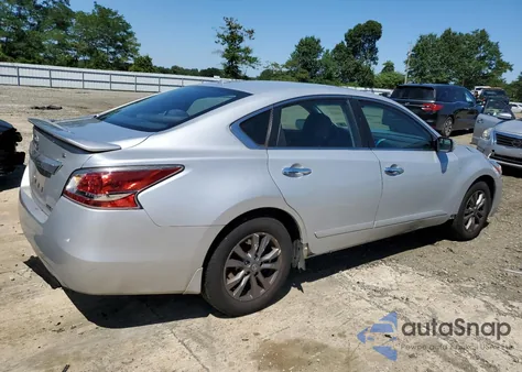 2015 Nissan Altima 2.5 z USA, uszkodzony, nr VIN 1N4AL3AP2FN903177
